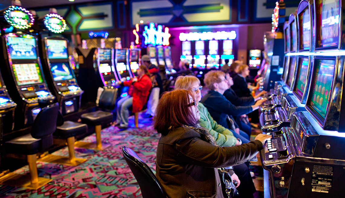 The Science Behind Slot Machines: The Mechanics of a Spin