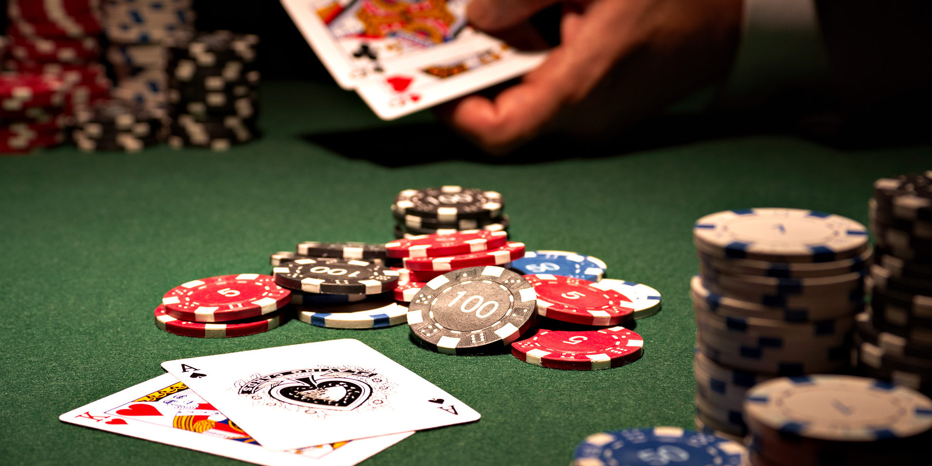 Playing the Odds: Successful Online Poker Betting Tactics